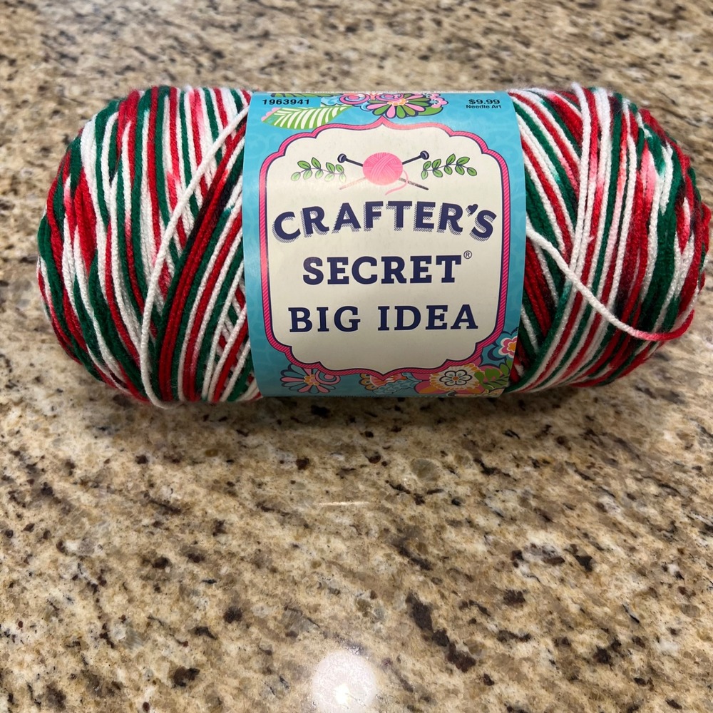 Crafters Secret Big Idea Yarn Christmas Print 120 Red Green White 12oz 605yd